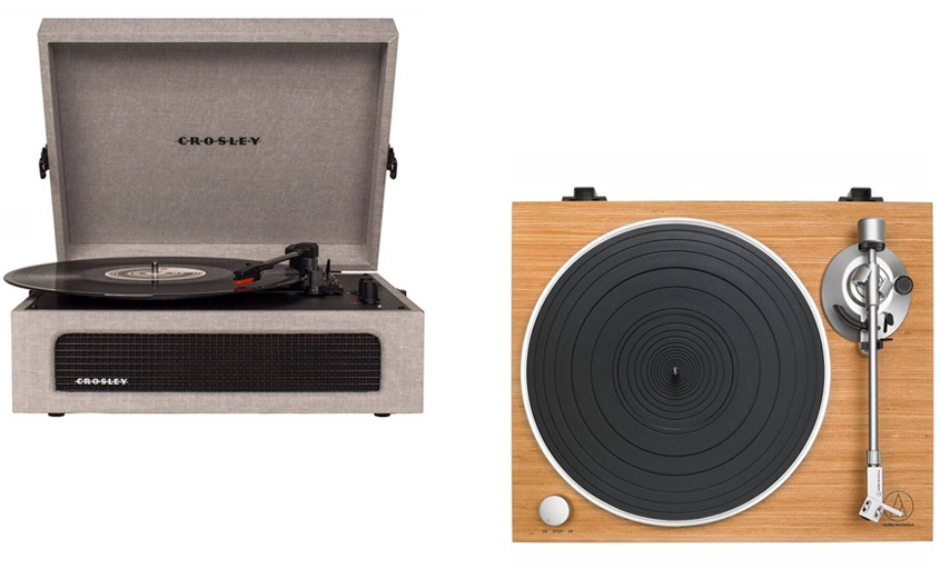 Gramofon Crosley Coyager, Datart, orientační cena 2 590 Kč.; Gramofon Audio-technica, Datart, orientační cena 7 990 Kč