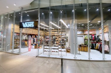 Vans in deals westfield mall