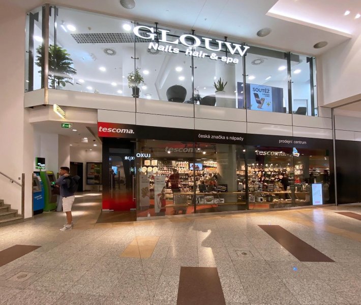 Glouw Nails, hair & spa