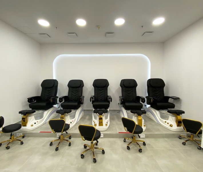 Glouw Nails, hair & spa